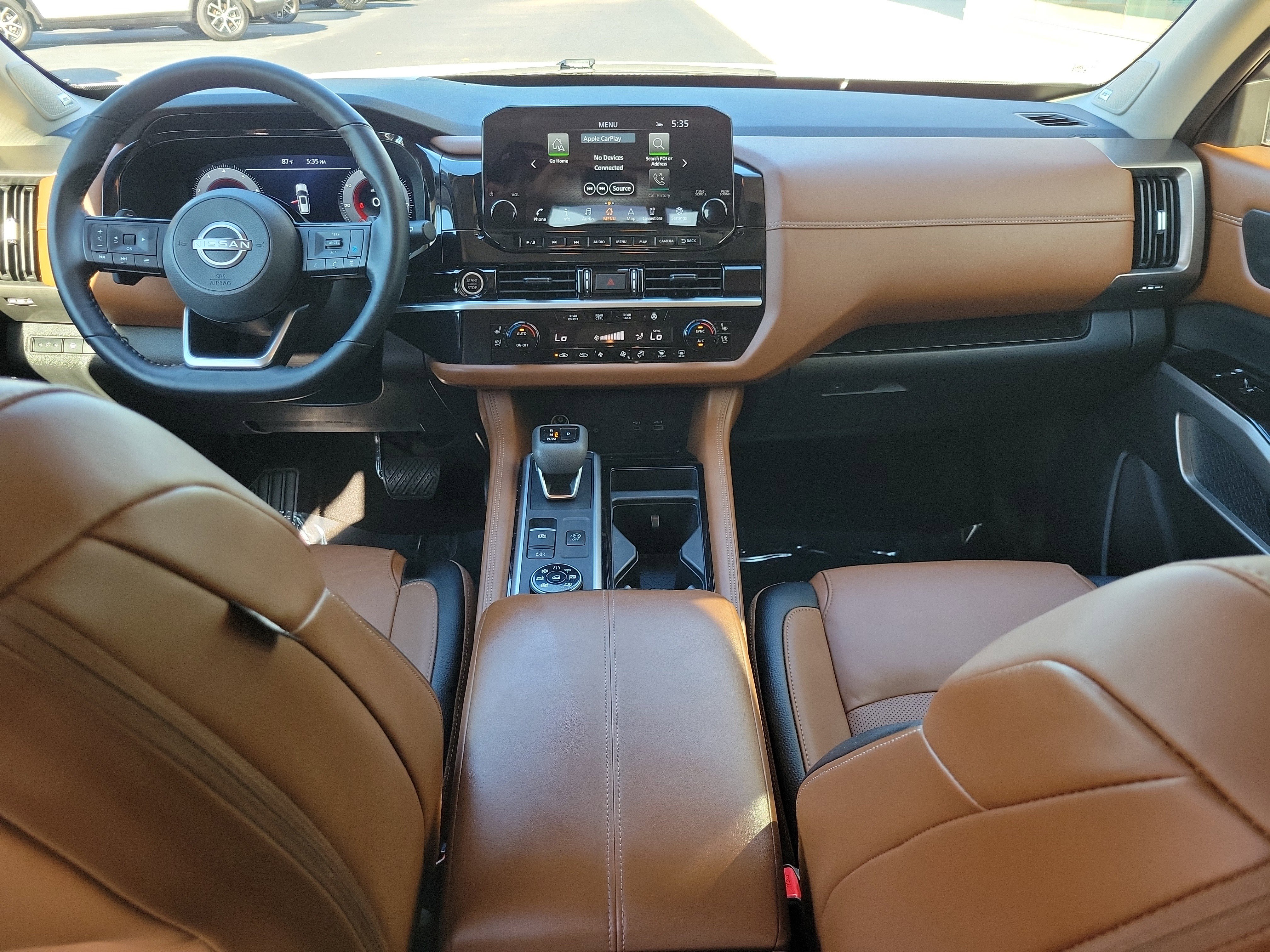 Used 2024 Nissan Pathfinder Platinum w/ Cargo Package AWD/4WD image 12