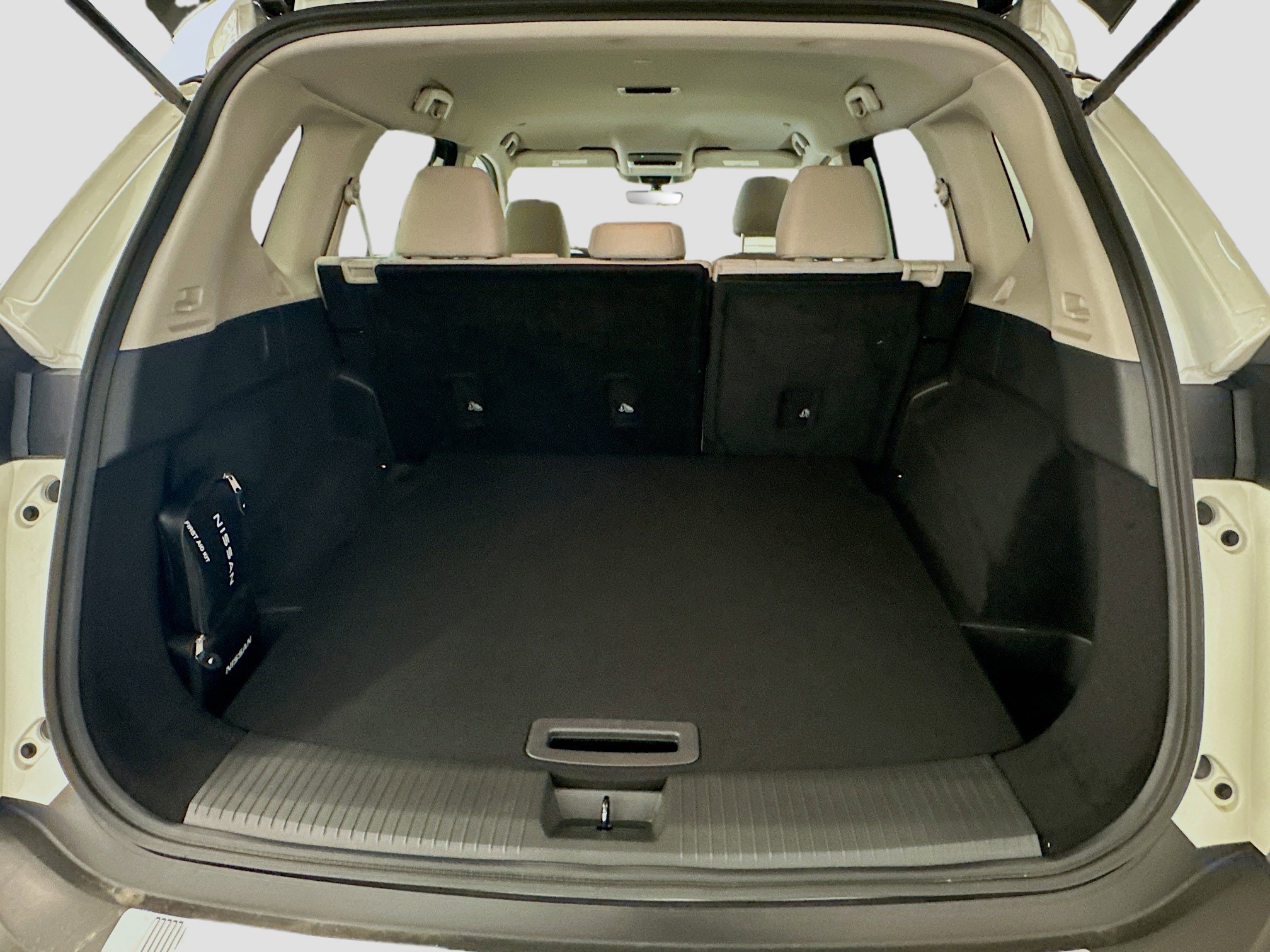 Used 2023 Nissan Rogue SV image 29