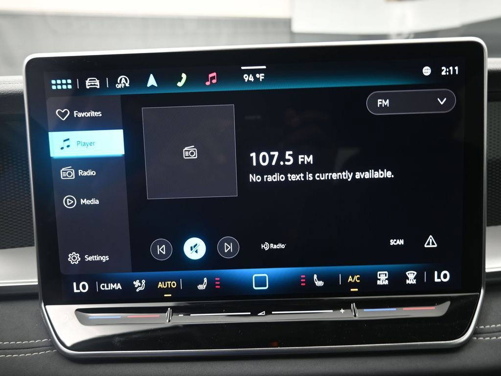 Used 2025 Volkswagen Tiguan SE FWD image 11