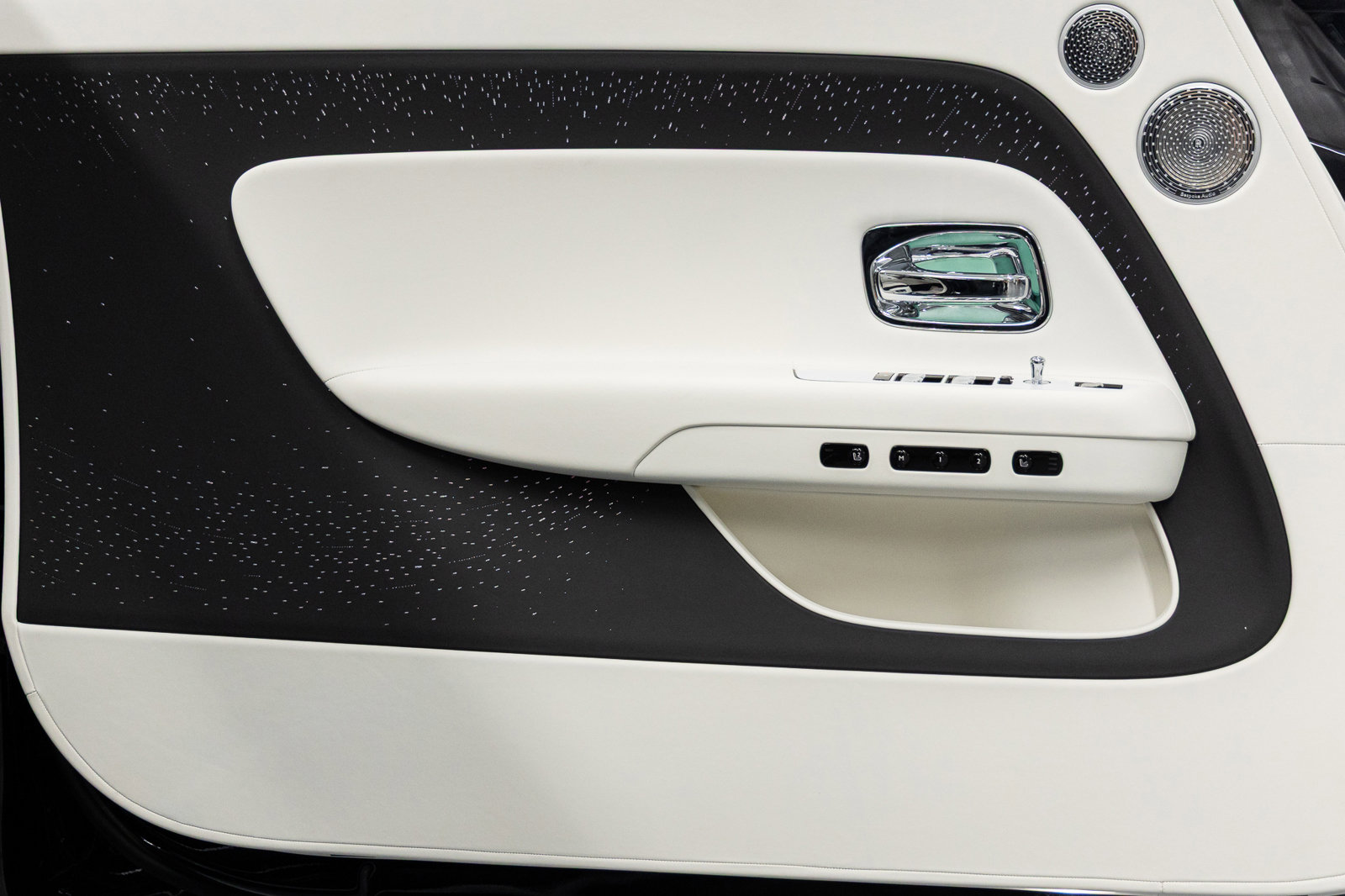 New 2026 Rolls-Royce Spectre image 25