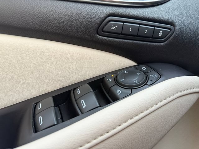 Used 2023 Buick Enclave Avenir w/ Avenir Technology Package AWD/4WD image 35