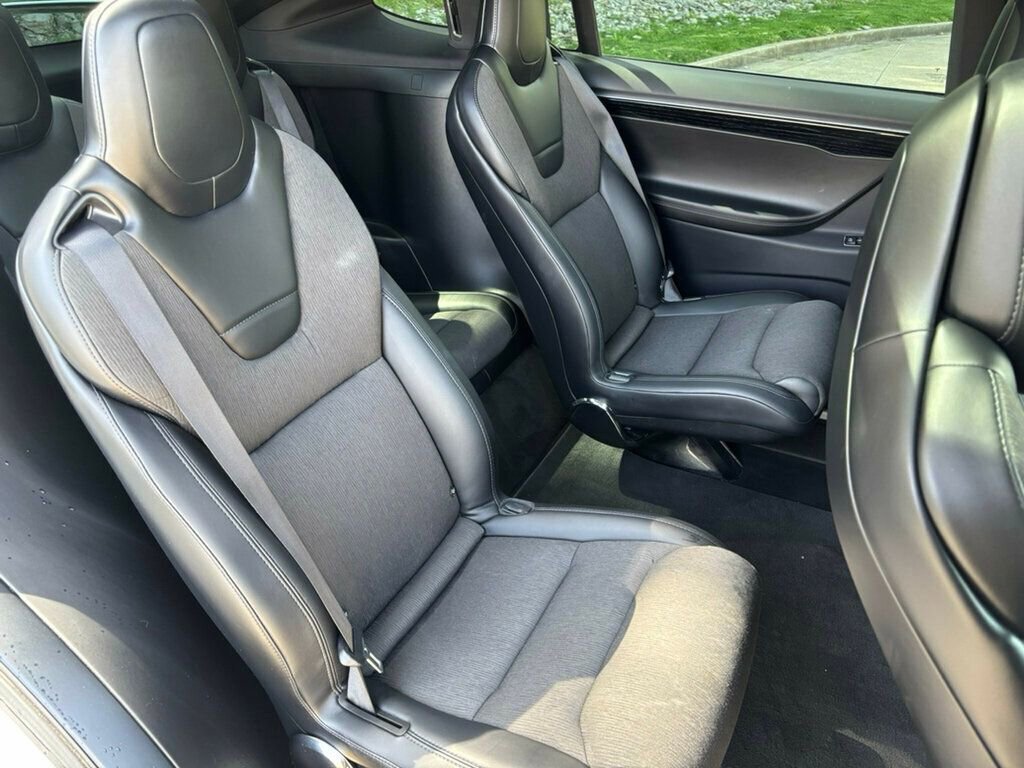 Used 2017 Tesla Model X 75D image 22