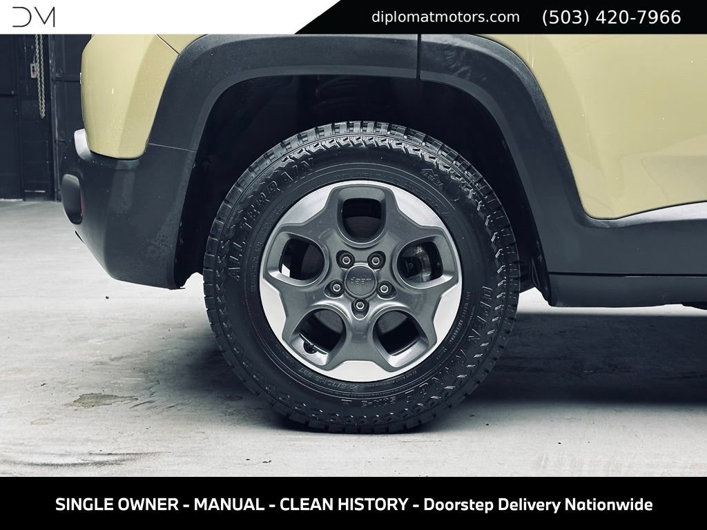 Used 2015 Jeep Renegade Latitude w/ Cold Weather Group II AWD/4WD image 42