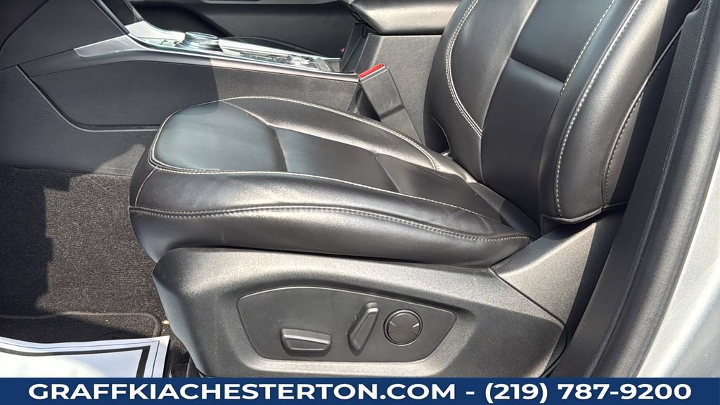 Used 2021 Ford Explorer XLT w/ Equipment Group 202A AWD/4WD image 25