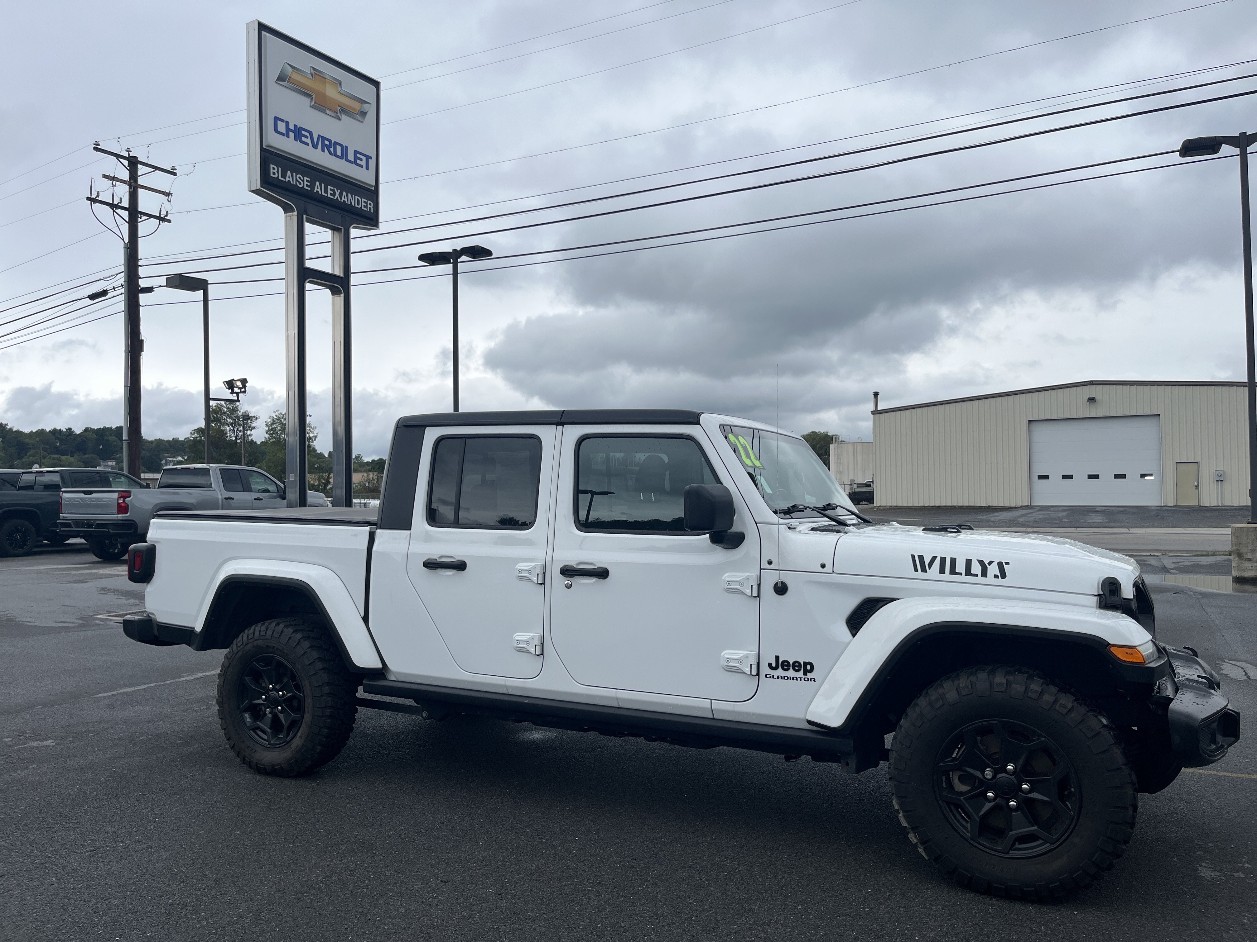 Used 2022 Jeep Gladiator Sport AWD/4WD image 11