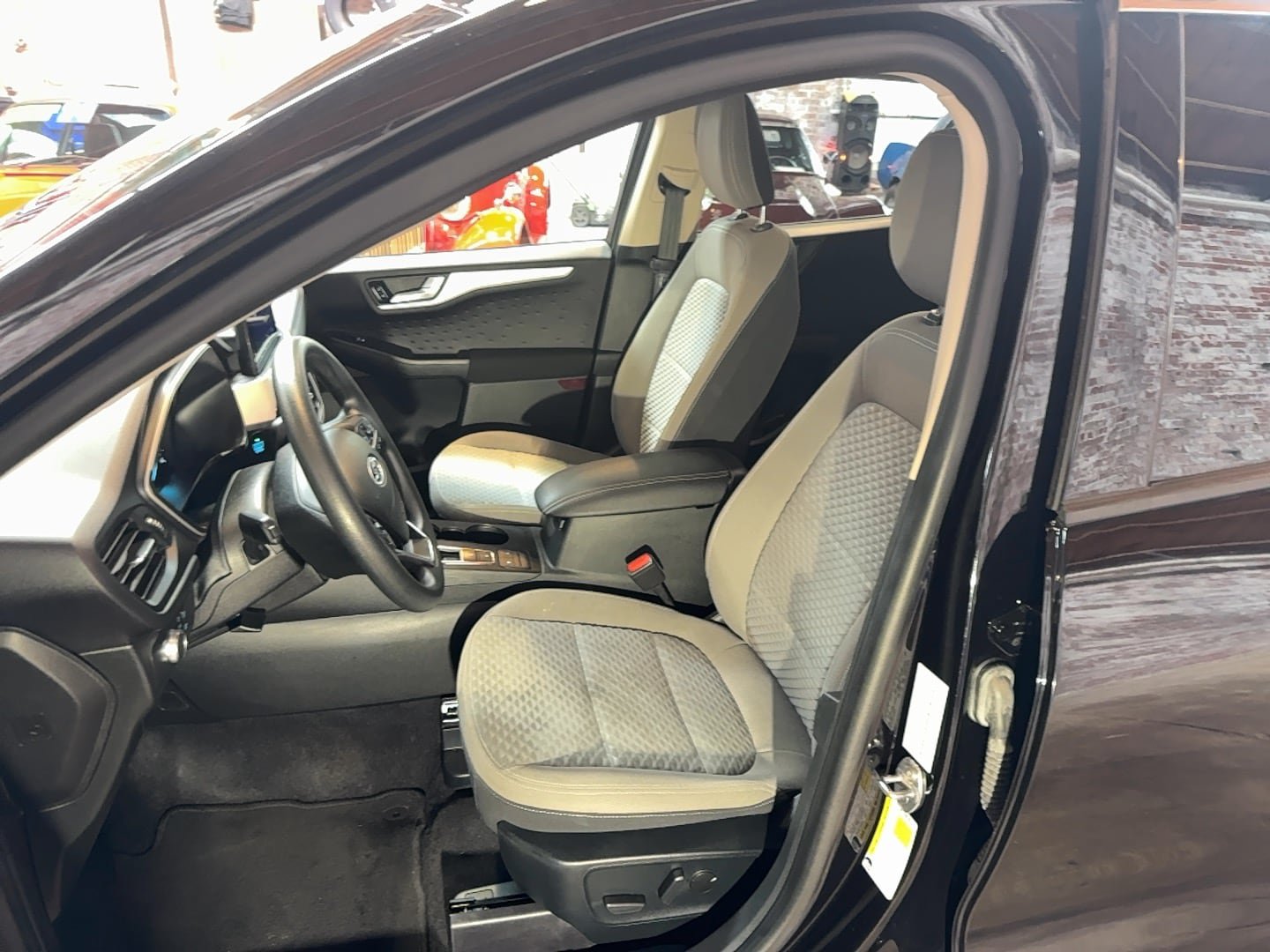 Used 2020 Ford Escape SE FWD image 12