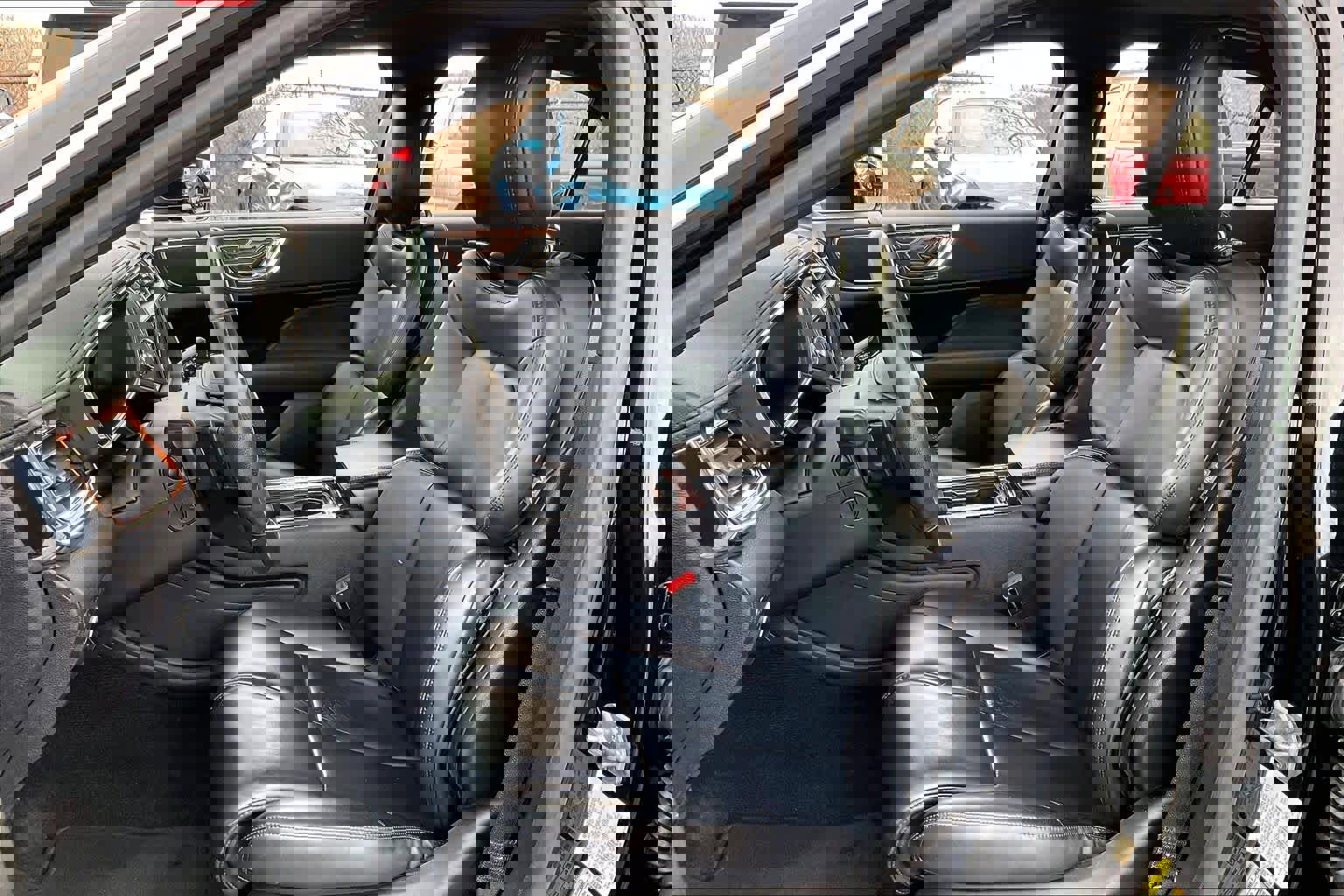 Used 2017 Lincoln Continental Premiere image 8