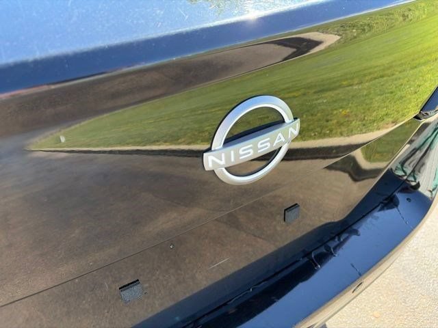 Used 2023 Nissan Versa SV FWD image 43
