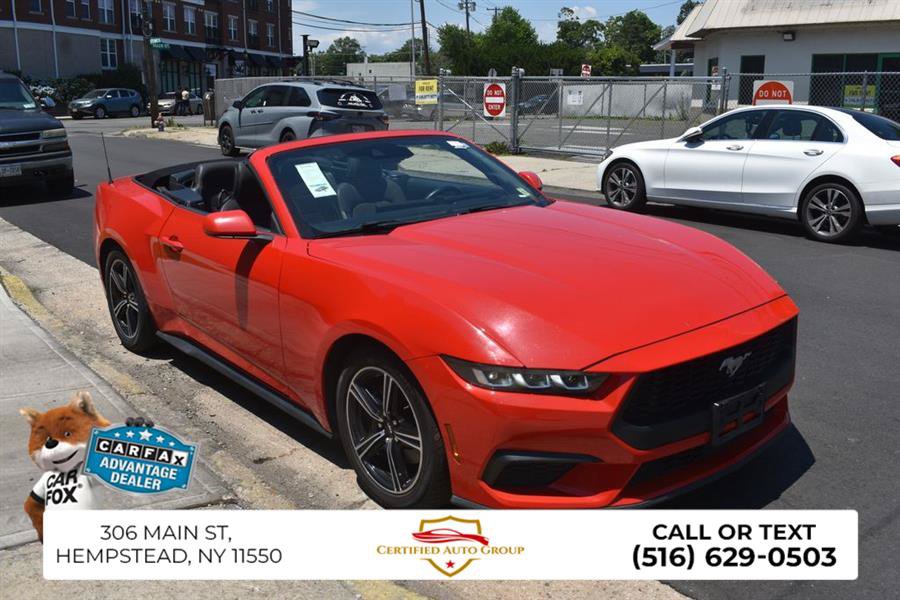 Used 2024 Ford Mustang Convertible RWD image 4