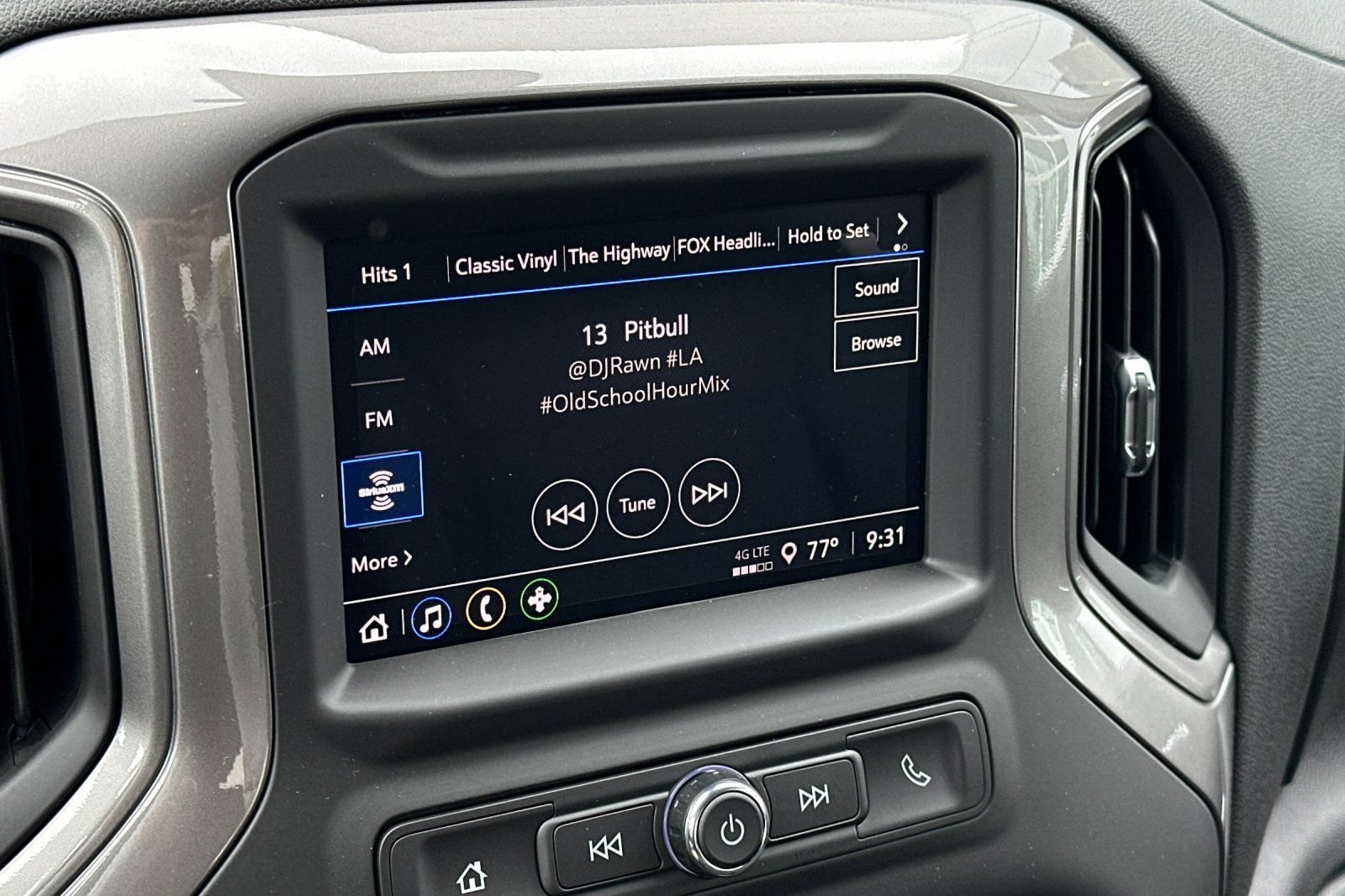 New 2026 Chevrolet Silverado 1500 Custom w/ LPO, Dark Essentials Package AWD/4WD image 17
