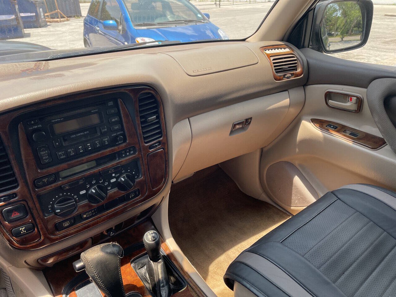 Used 1998 Toyota Land Cruiser w/ Leather Trim Pkg AWD/4WD image 24