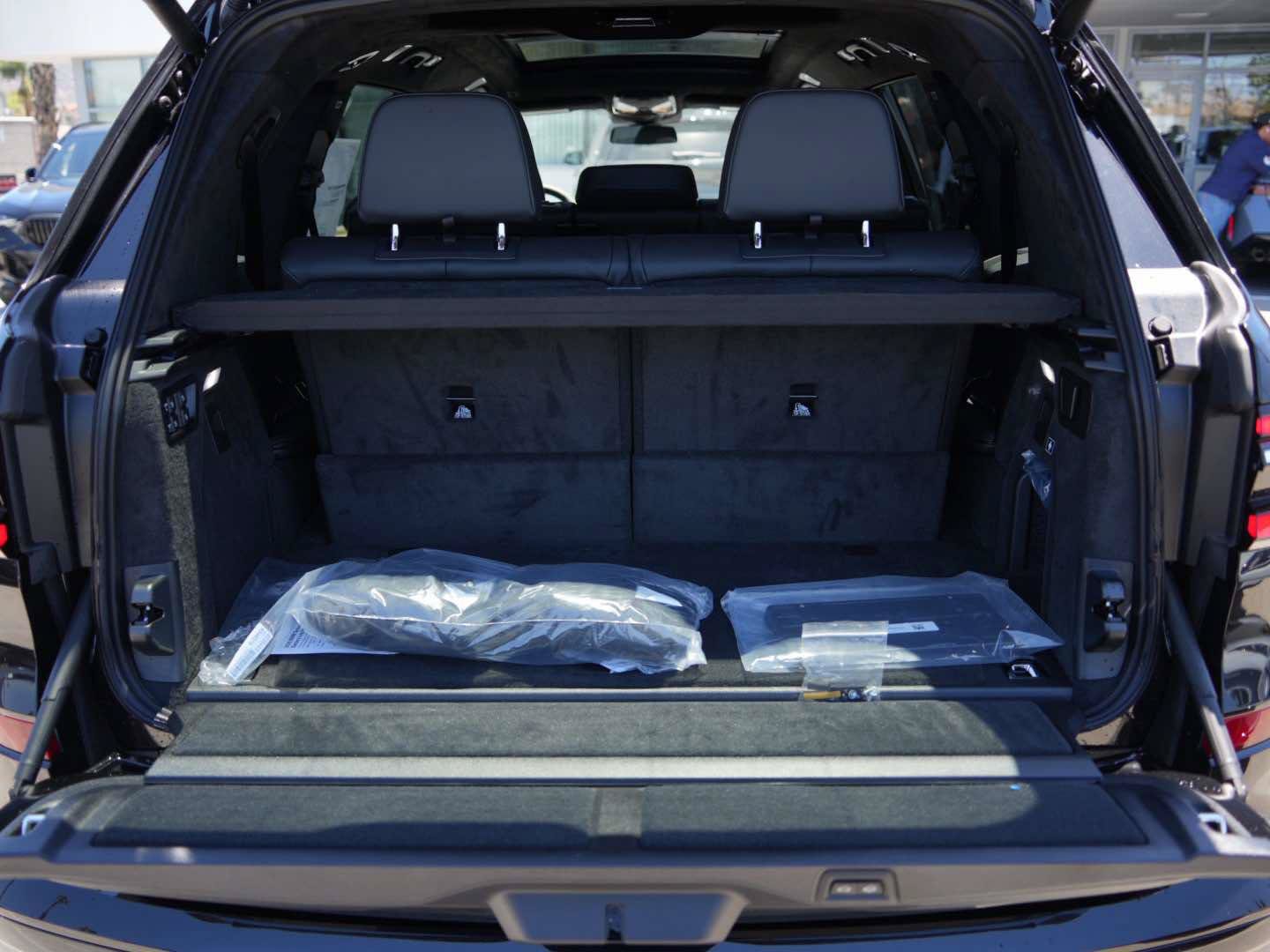 New 2026 BMW ALPINA XB7 AWD/4WD image 8