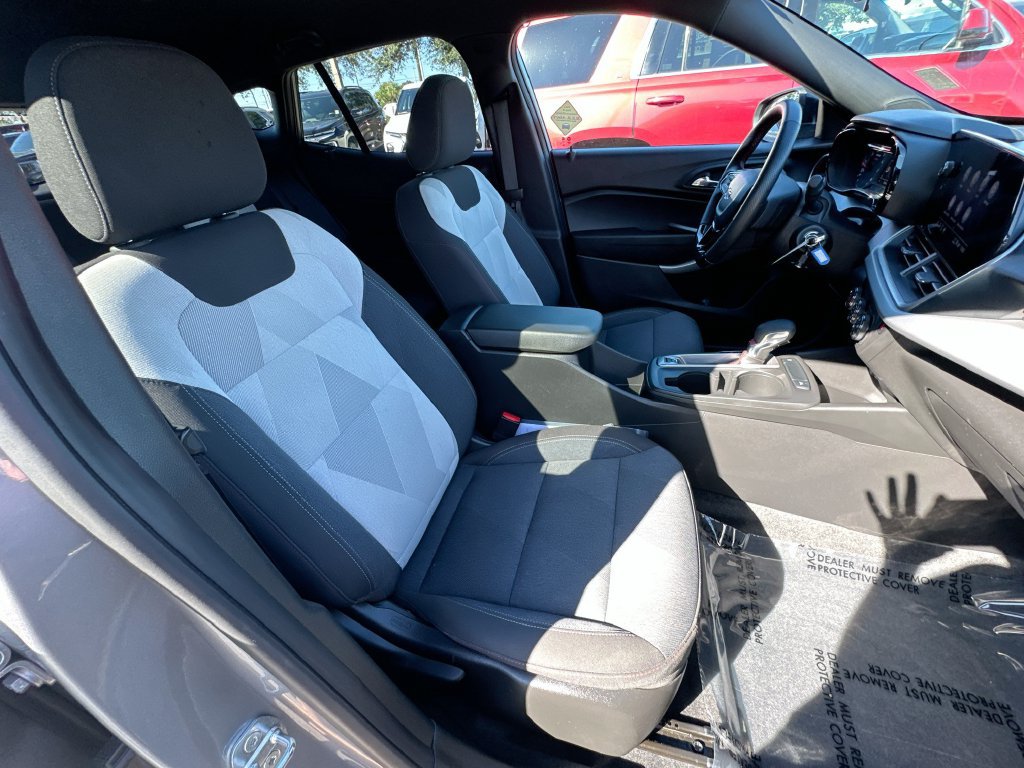 Certified 2024 Chevrolet Trax RS FWD image 26