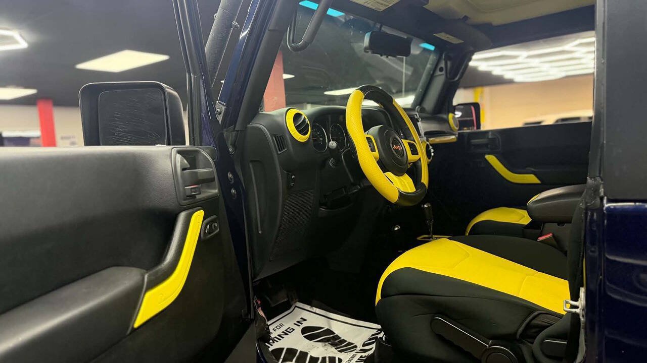 Used 2013 Jeep Wrangler Sport AWD/4WD image 9