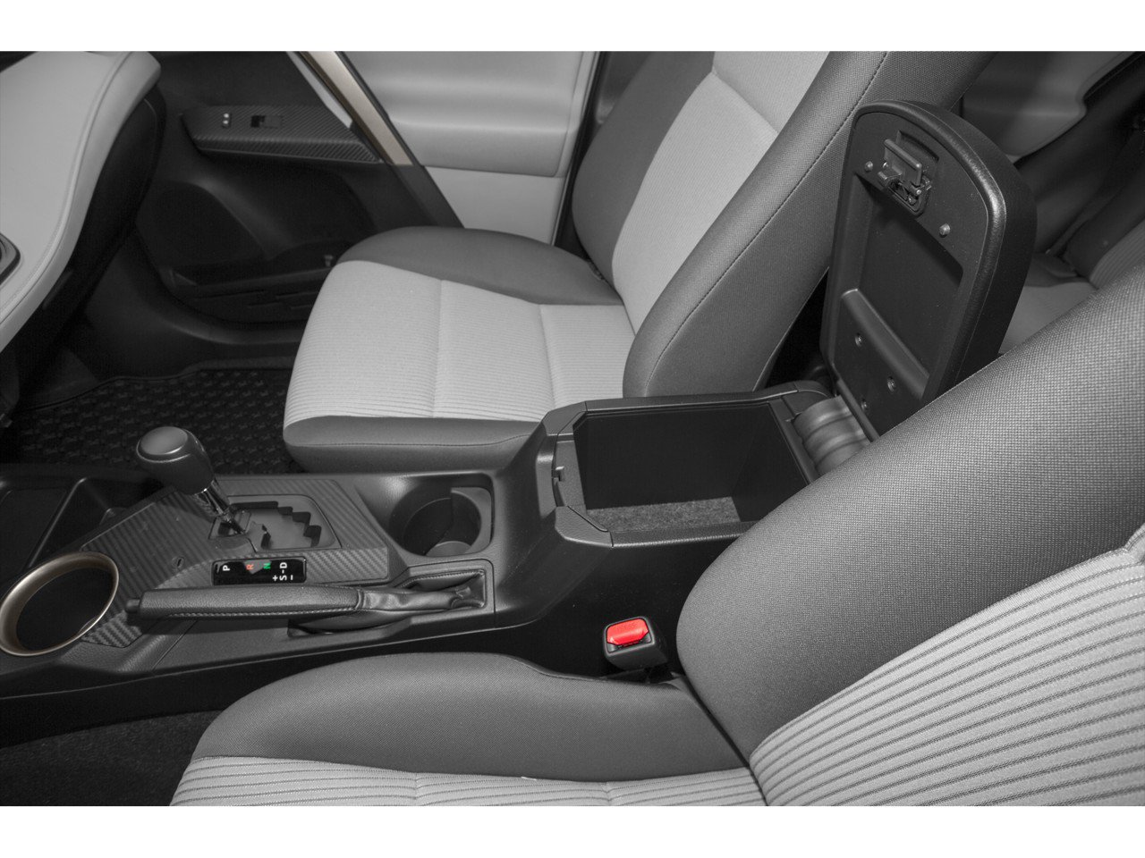 Used 2015 Toyota RAV4 Limited w/ Technology Package FWD image 13