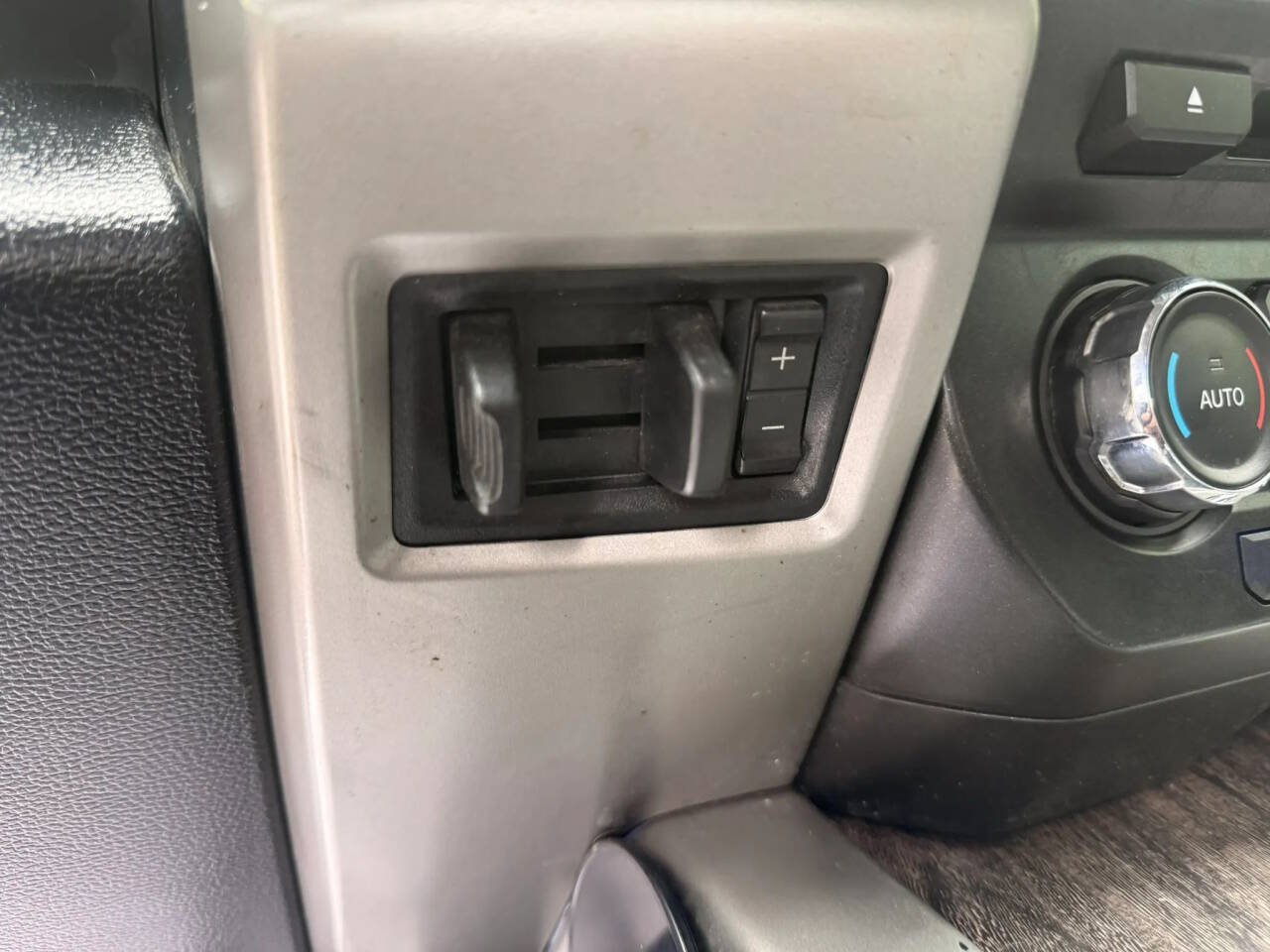 Used 2018 Ford F350 Lariat w/ Lariat Value Package AWD/4WD image 20
