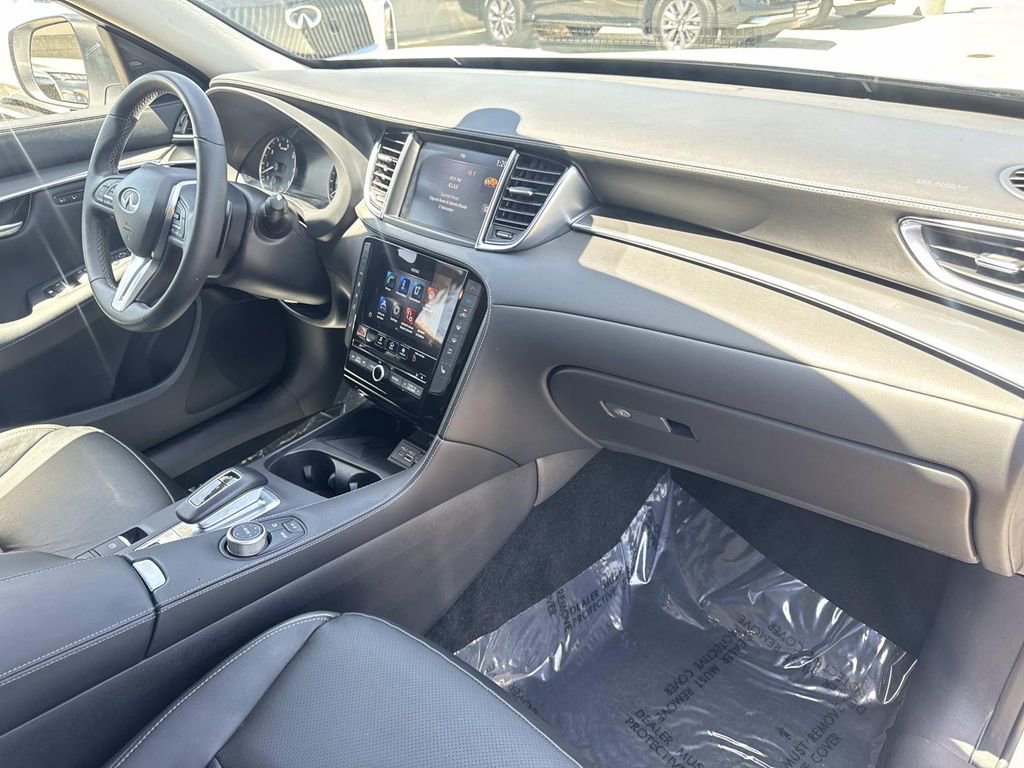 Certified 2025 INFINITI QX50 Luxe AWD/4WD image 30
