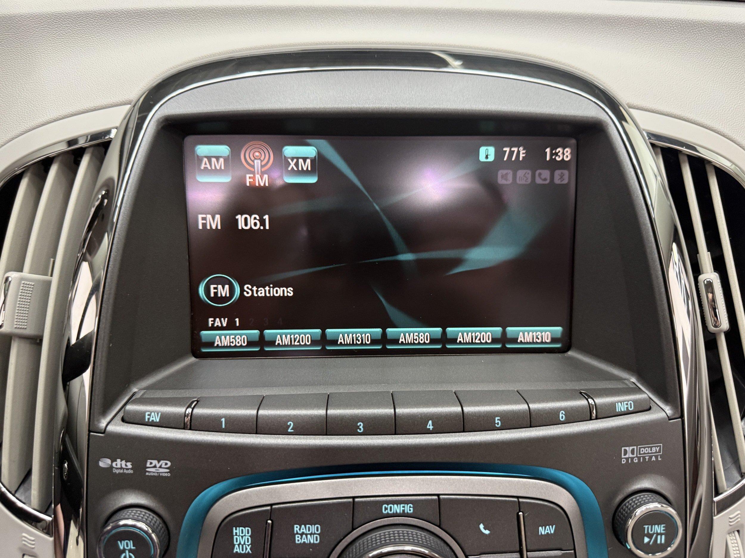 Used 2010 Buick LaCrosse CXL FWD image 16
