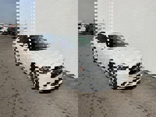 Used 2014 Dodge Charger SE image 1