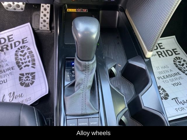 Used 2025 Toyota Camry SE image 12