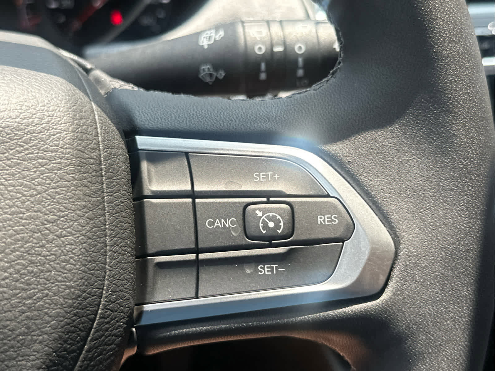 New 2025 Jeep Compass Latitude w/ Convenience Group image 31