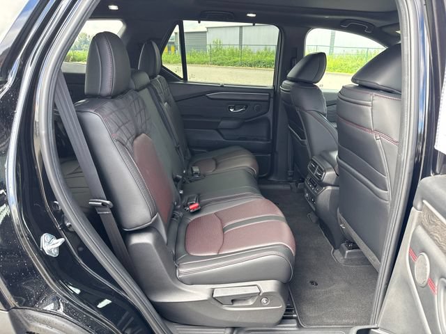 Used 2026 Honda Pilot Black Edition image 12