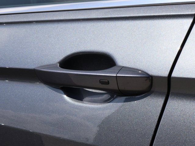 Used 2023 Volkswagen Tiguan SE image 22