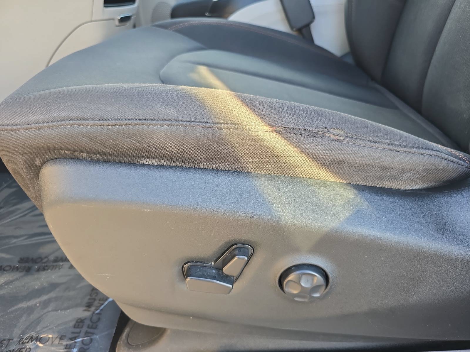 Used 2018 Chrysler Pacifica Touring Plus w/ Tire & Wheel Group FWD image 29