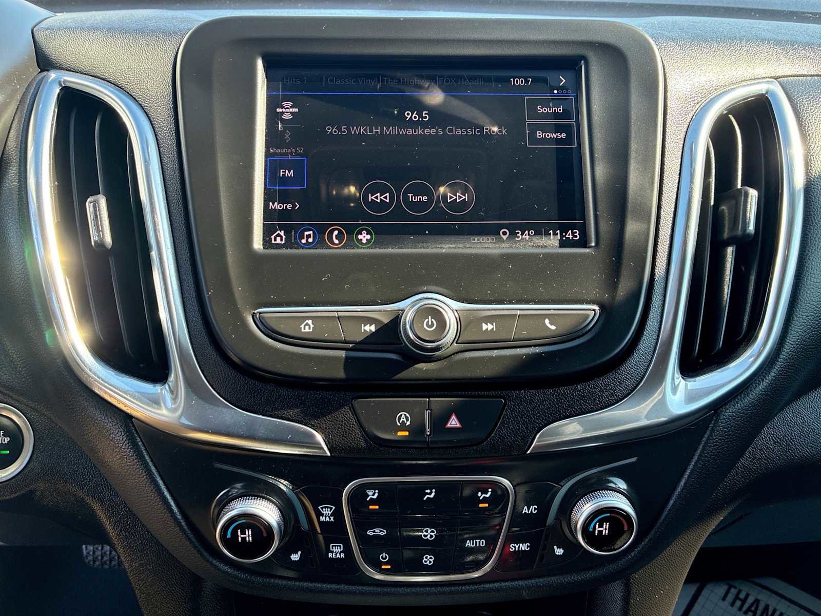 Used 2024 Chevrolet Equinox LT image 13