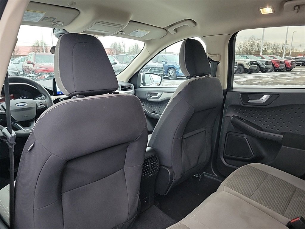 Used 2020 Ford Escape SE image 12