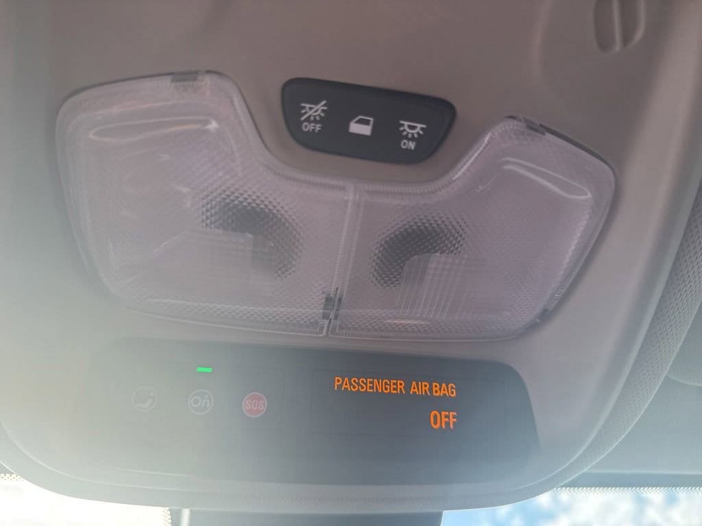 Used 2025 Buick Encore GX Preferred AWD/4WD image 26