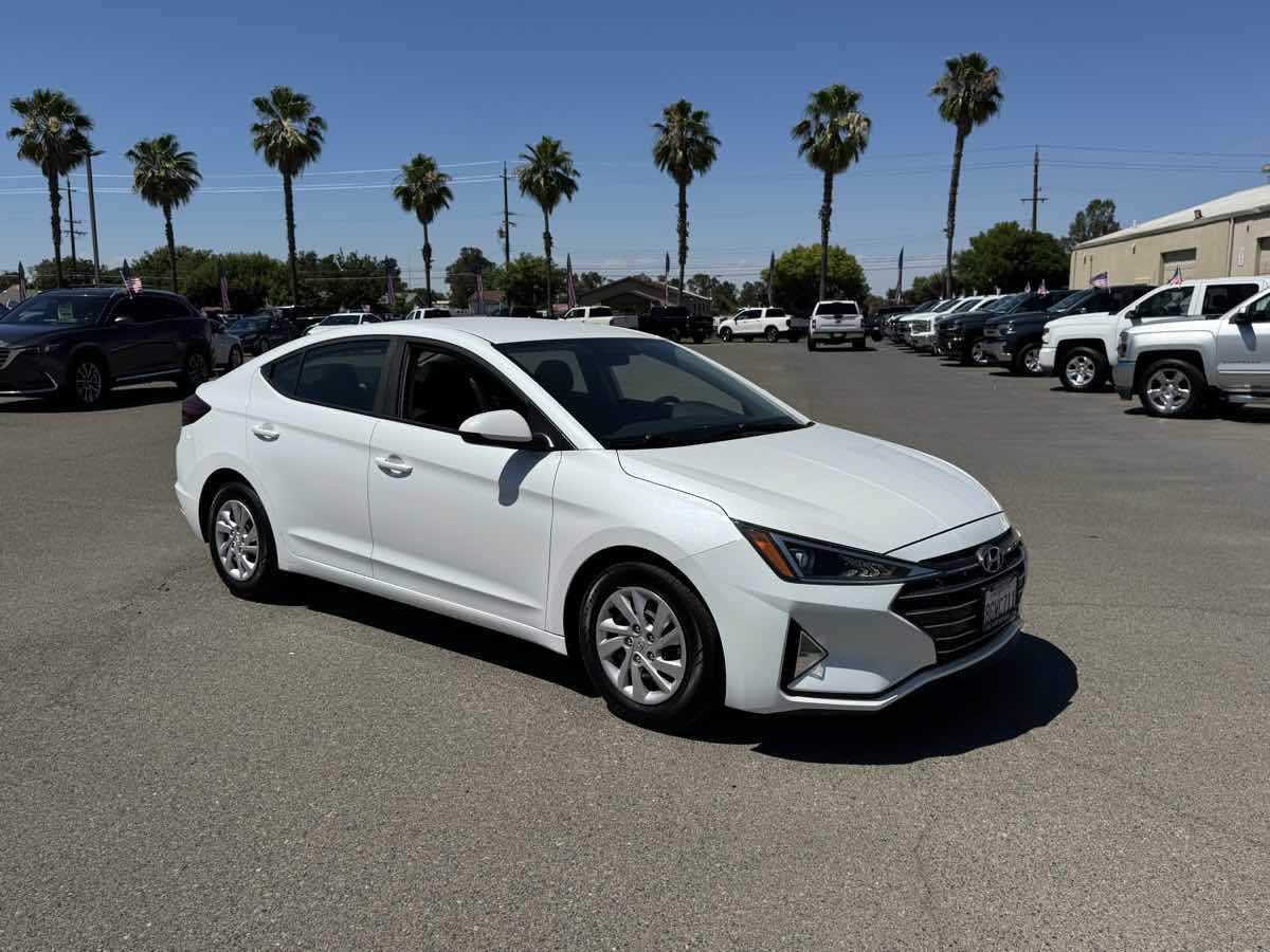 Used 2019 Hyundai Elantra SE w/ Cargo Package FWD image 11
