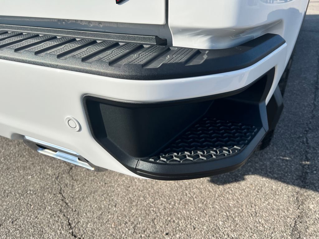 Used 2023 GMC Sierra 1500 AT4 w/ AT4 Premium Package image 16