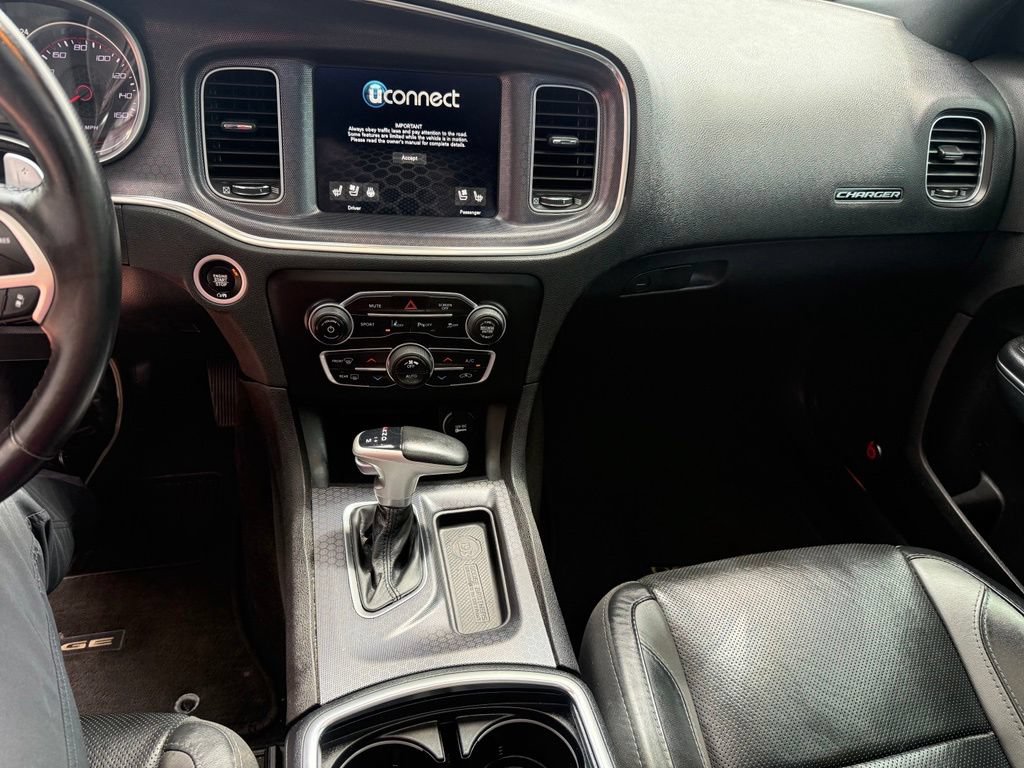 Used 2017 Dodge Charger R/T w/ Premium Group RWD image 23