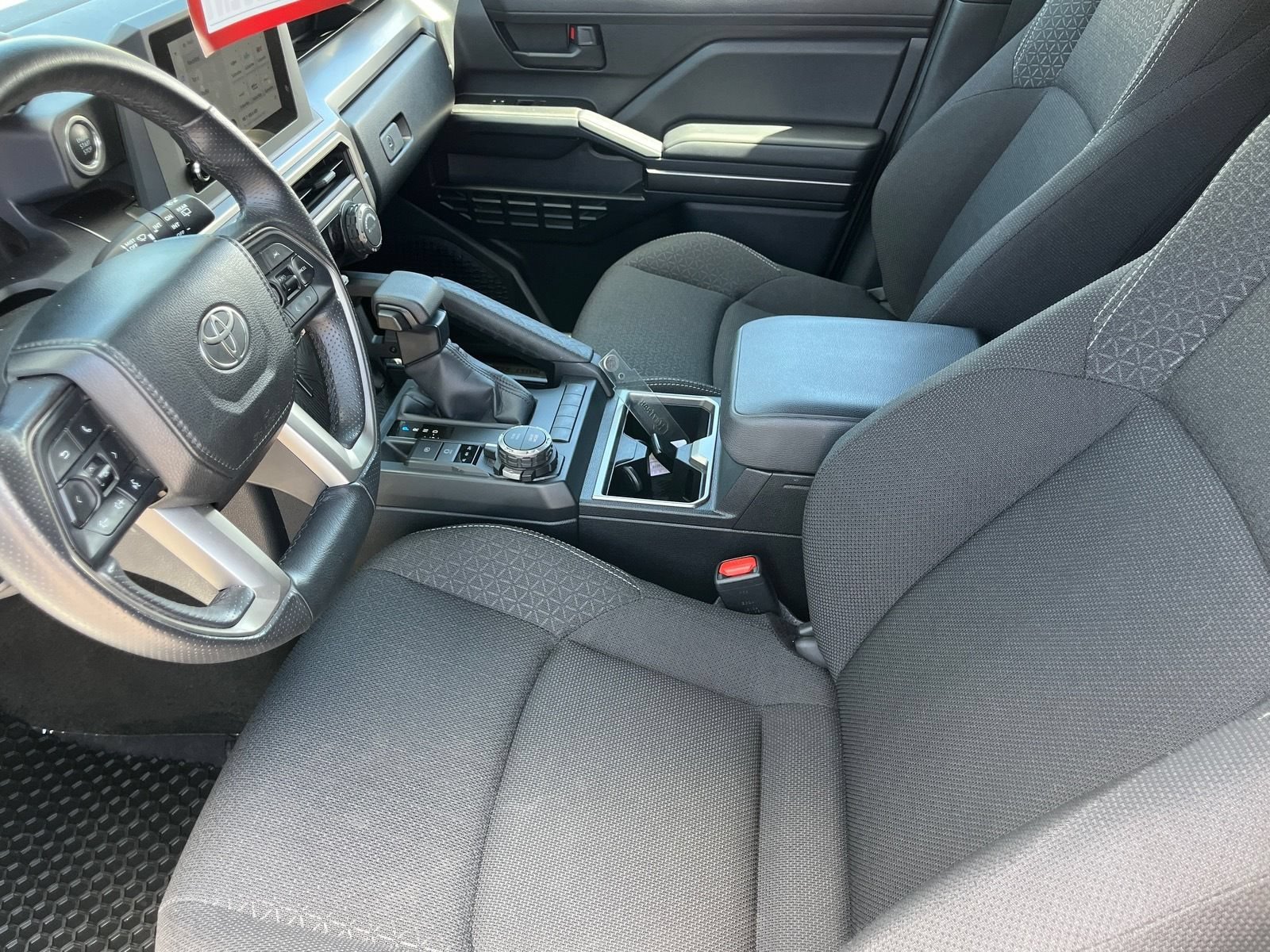 Used 2025 Toyota 4Runner SR5 AWD/4WD image 17