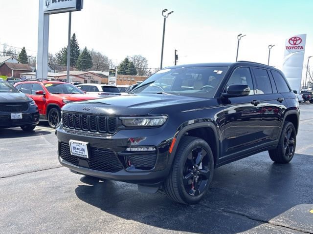 Used 2024 Jeep Grand Cherokee Limited w/ Black Appearance Package image 5