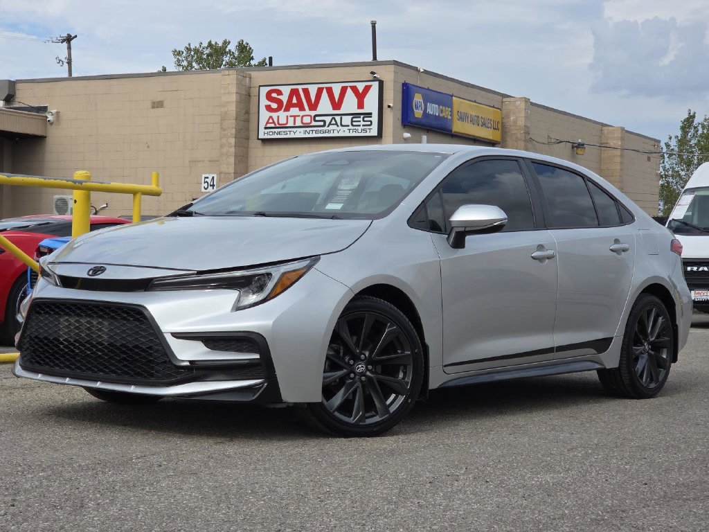 Used 2024 Toyota Corolla SE FWD image 2