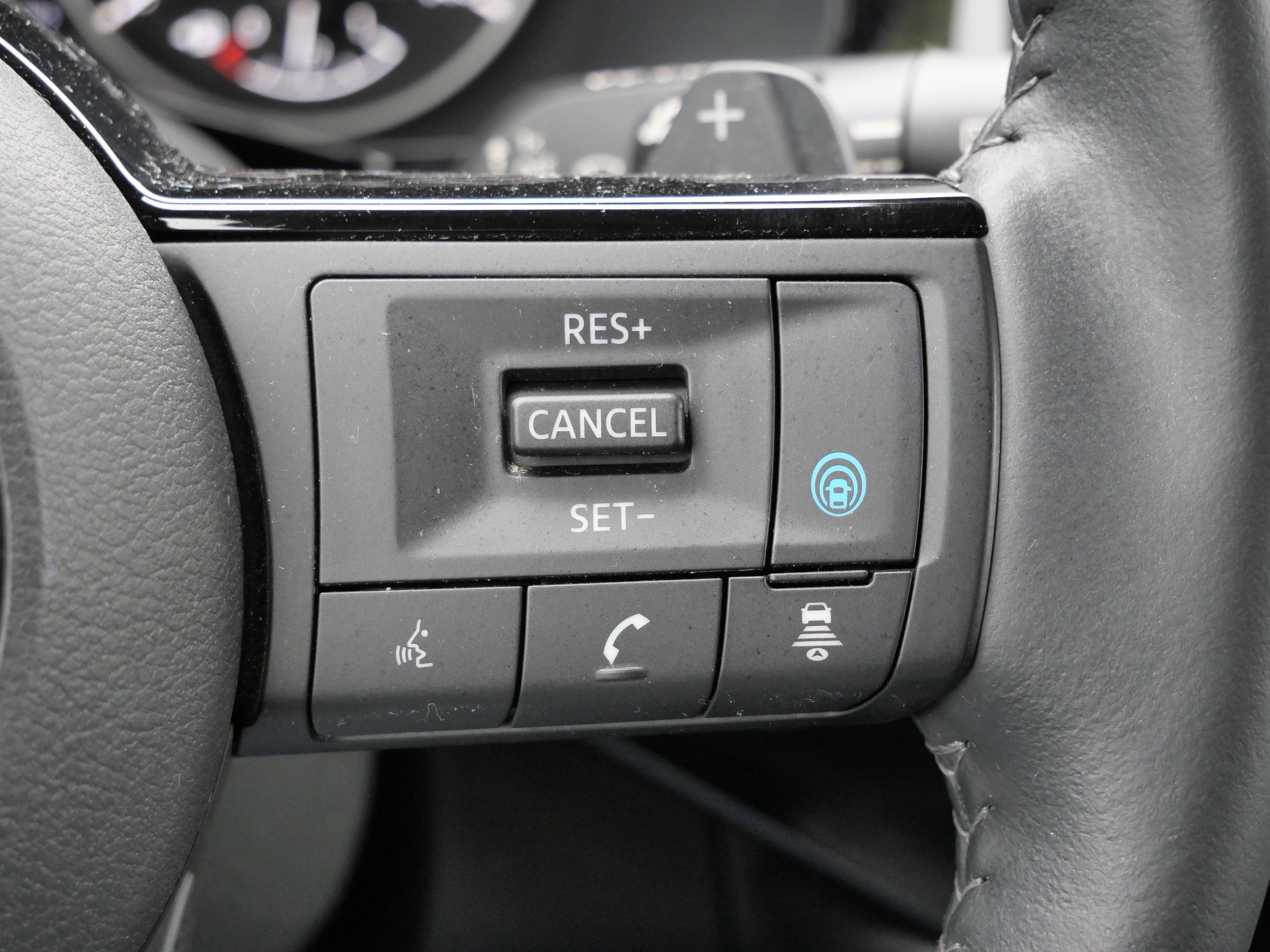 Used 2023 Nissan Pathfinder SL image 24