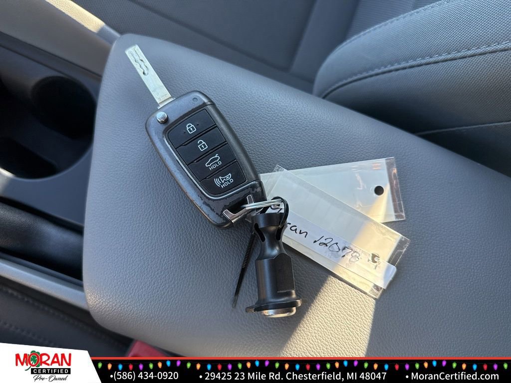 Used 2021 Hyundai Elantra SE image 23