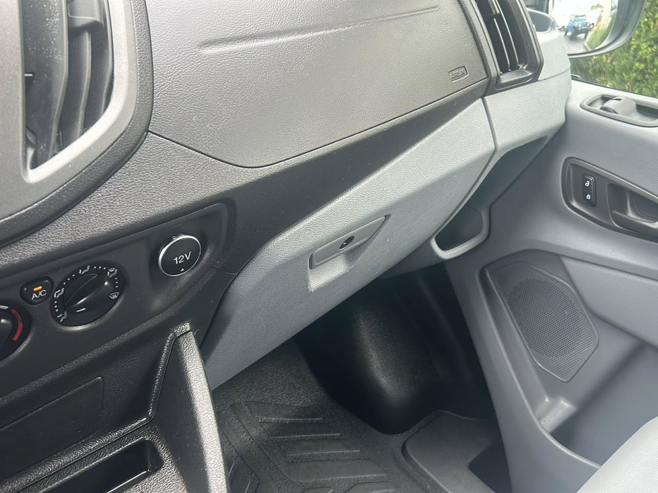 Used 2019 Ford Transit 150 130 Low Roof RWD image 30