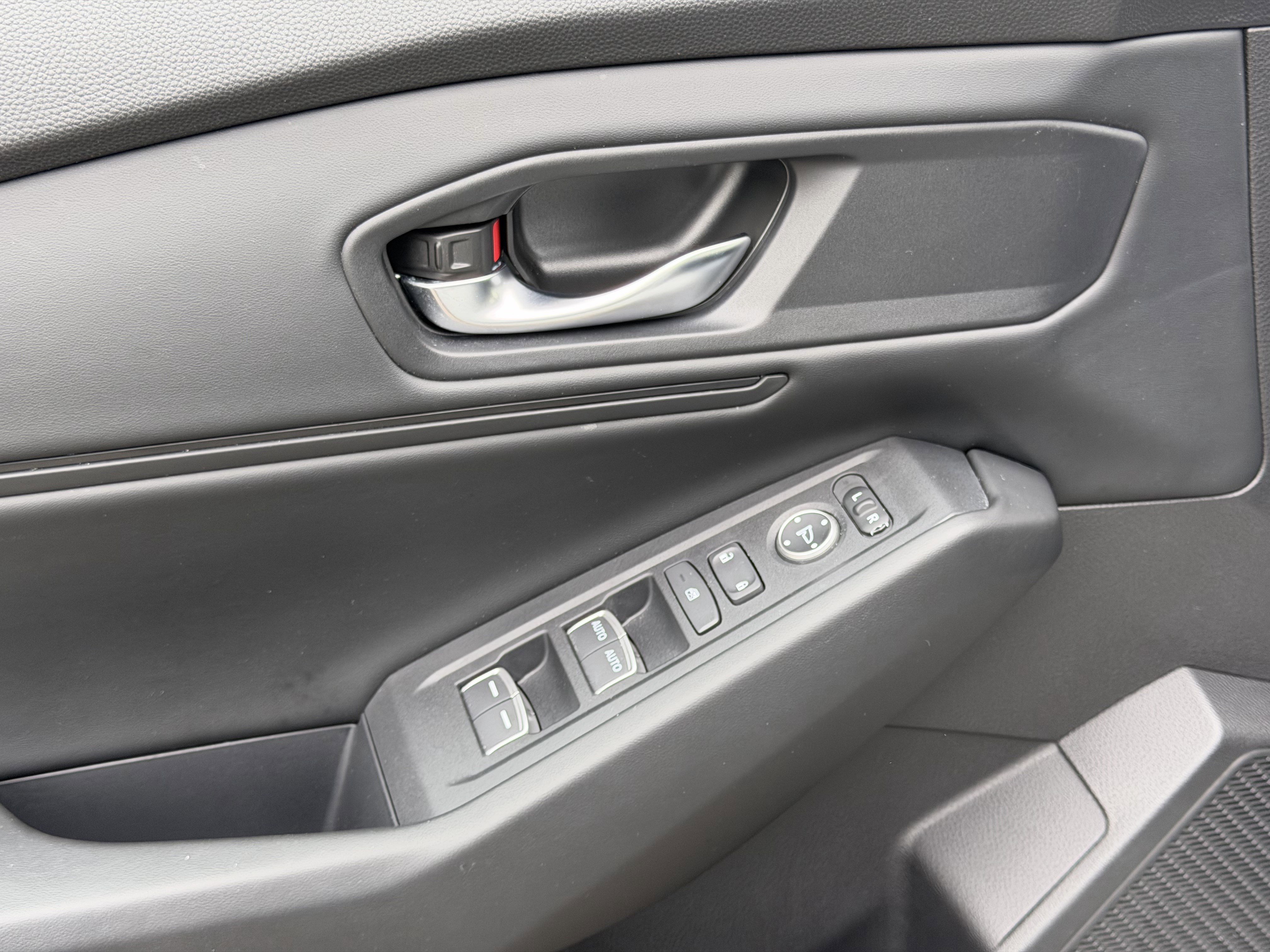 Used 2023 Honda Accord EX image 9