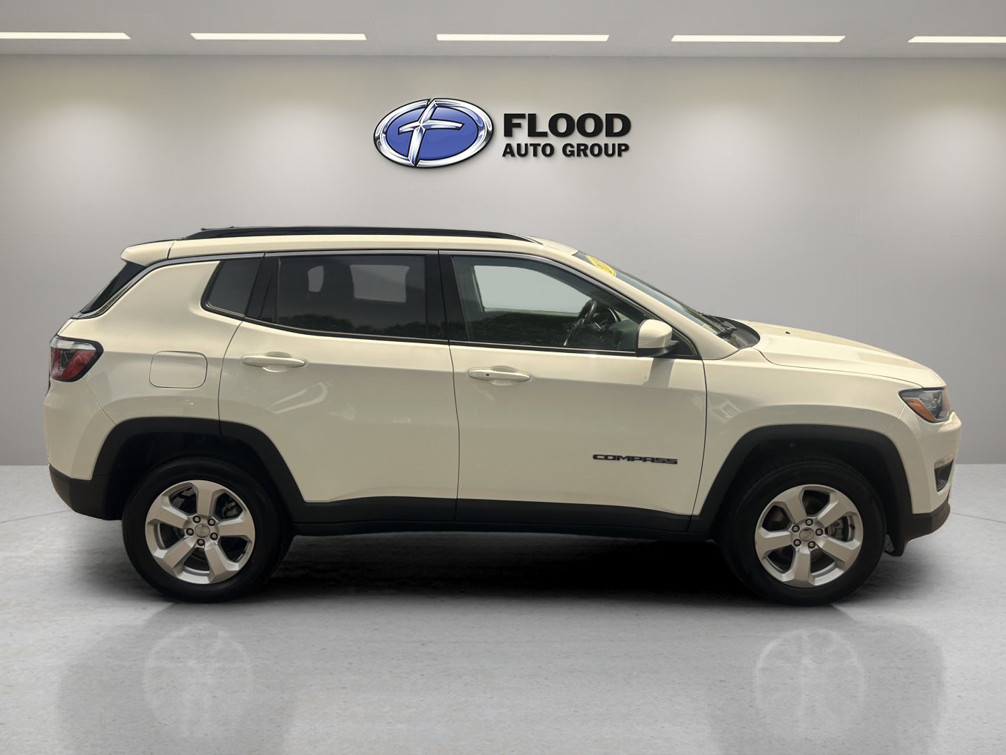 Used 2019 Jeep Compass Latitude w/ Cold Weather Group AWD/4WD image 4