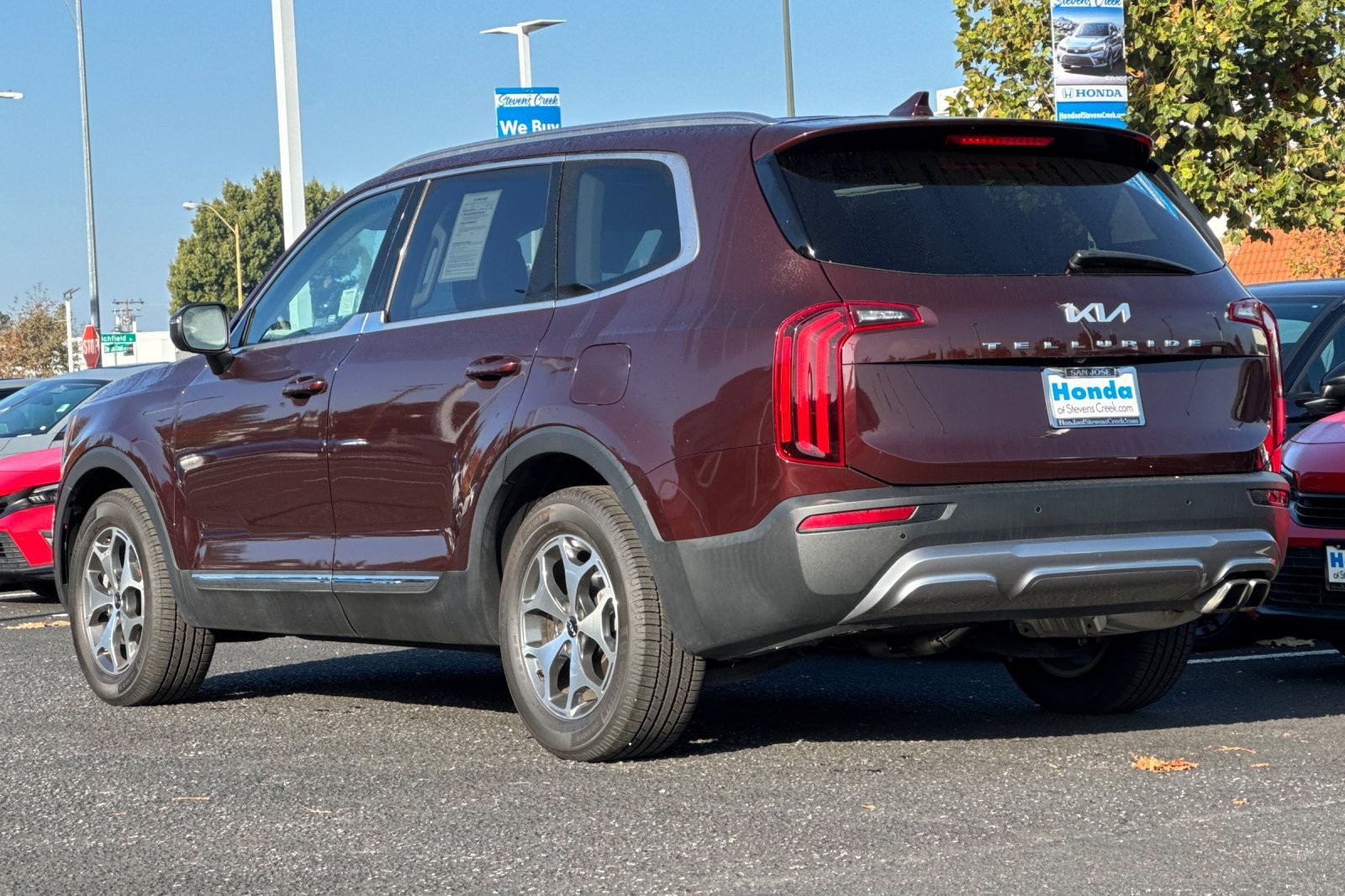 Used 2022 Kia Telluride EX image 3
