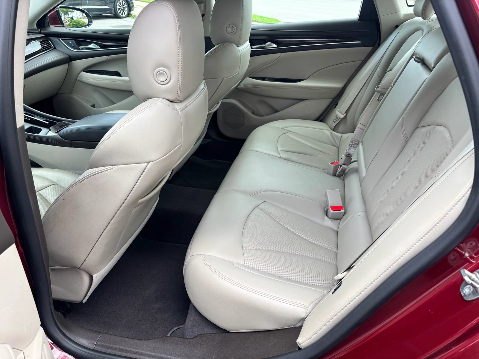 Used 2017 Buick LaCrosse Essence FWD image 12