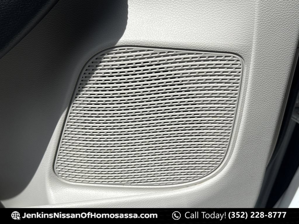 Used 2023 Chrysler Voyager LX FWD image 31