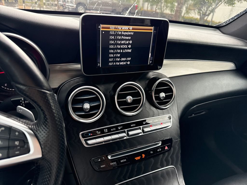 Used 2019 Mercedes-Benz GLC 300 image 19