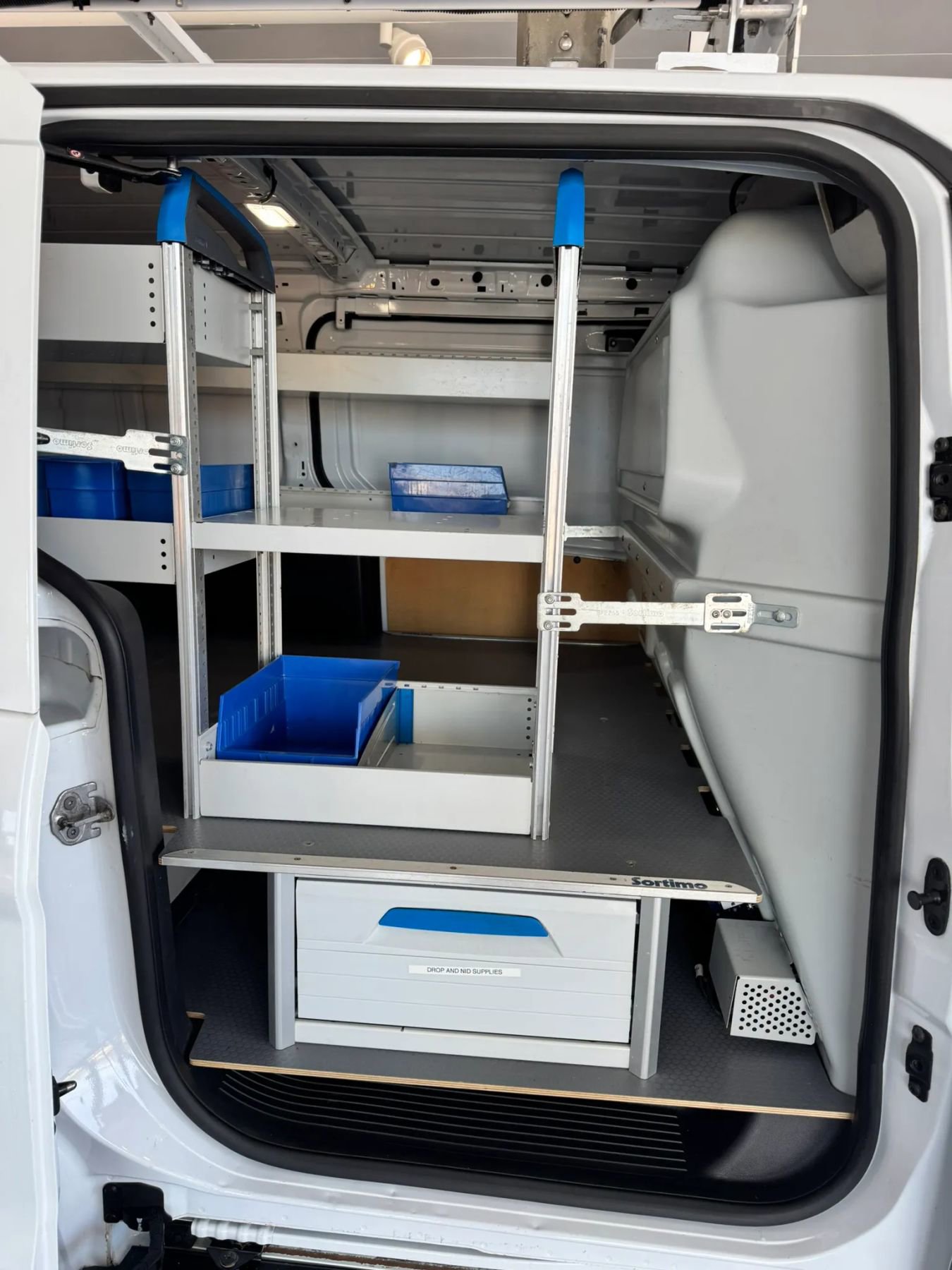 Used 2015 Ford Transit Connect XL FWD image 24