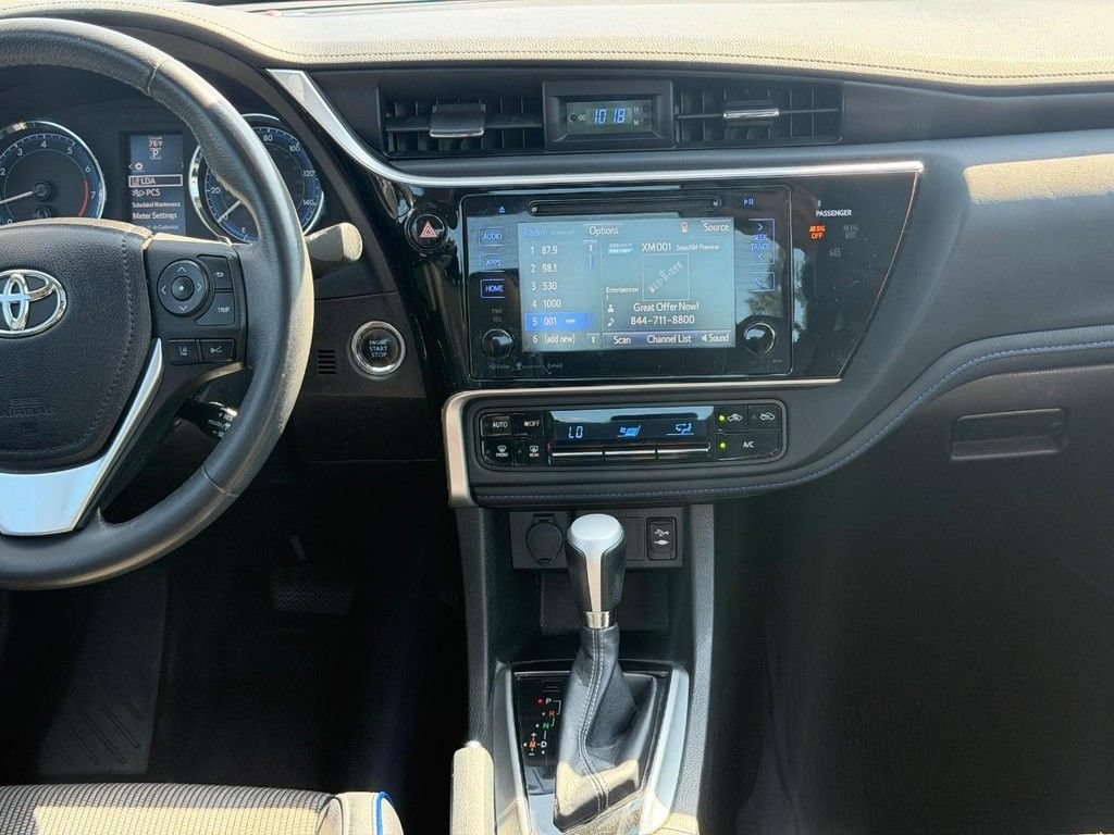 Used 2017 Toyota Corolla SE w/ SE Premium Package FWD image 14