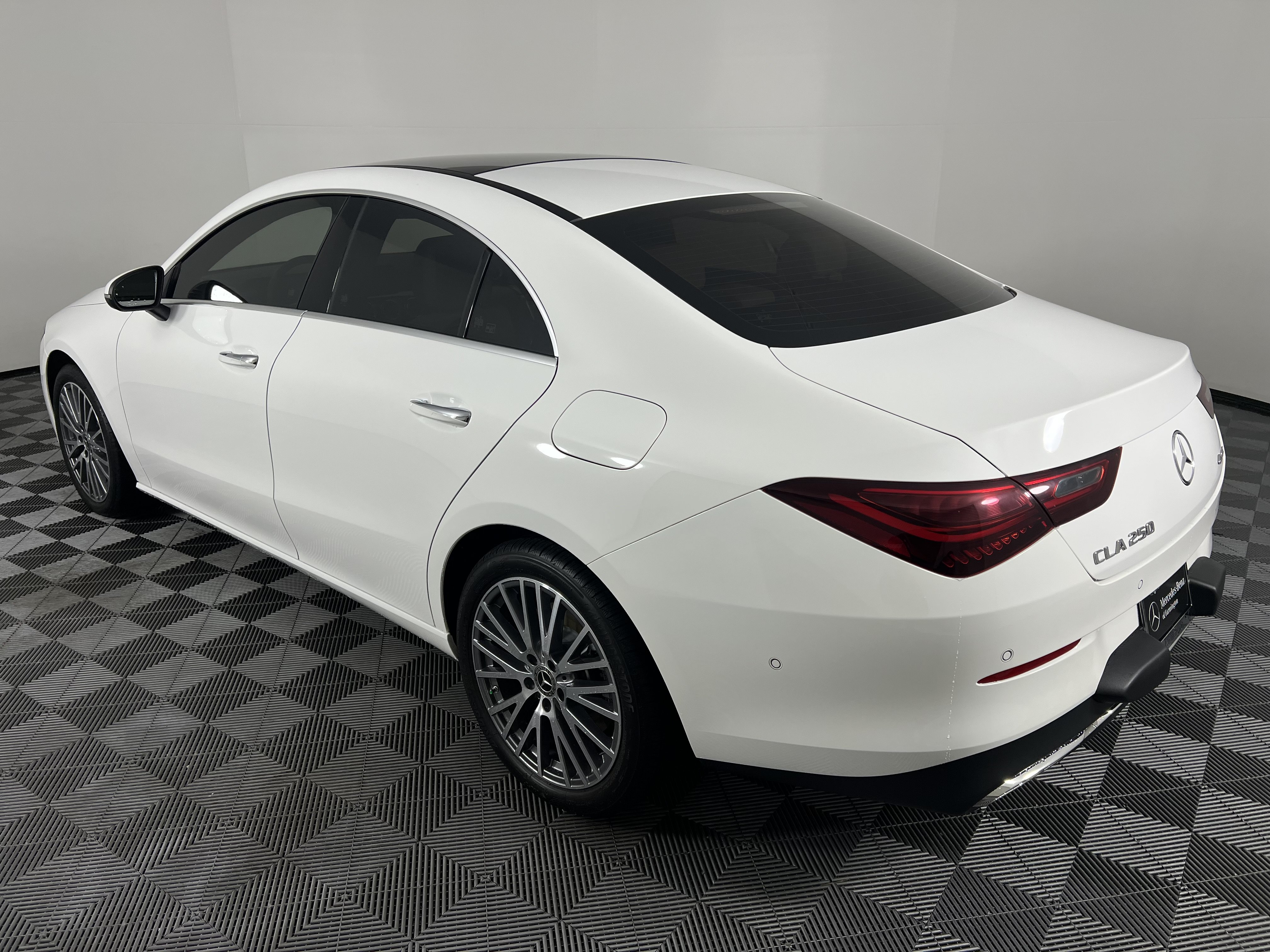 Used 2025 Mercedes-Benz CLA 250 4MATIC image 10