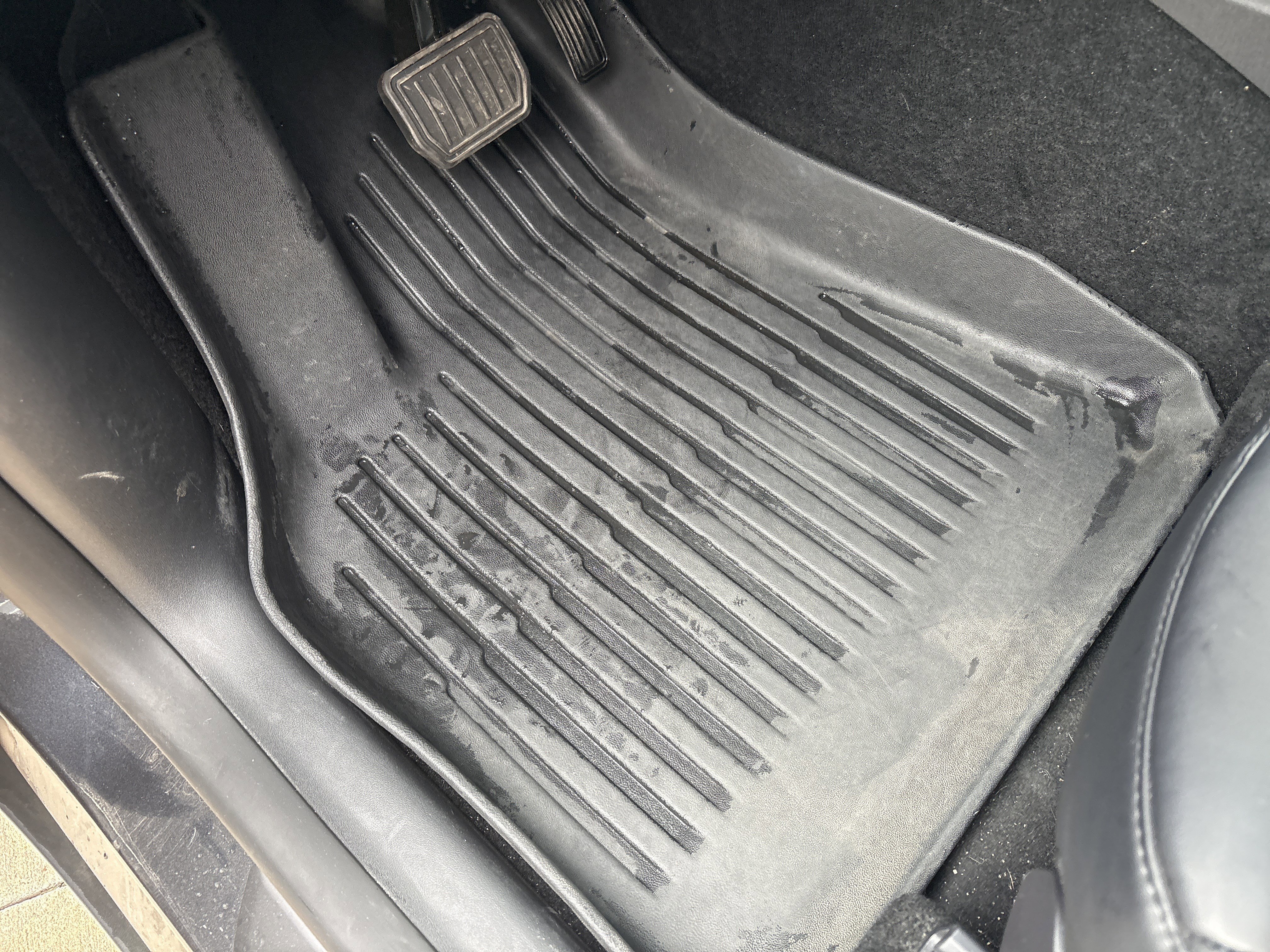 Used 2024 Tesla Model Y Long Range AWD/4WD image 17
